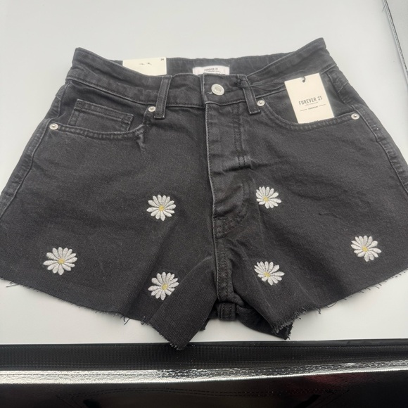 Forever 21 Pants - Forever 21 Women’s High Rise Denim Shorts Embroidered Daisy Boho Festival Frayed